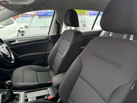 Volkswagen Golf 1.0 TSI BlueMotion Tech SE Nav Euro 6 (s/s) 5dr 33