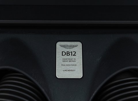 Aston Martin DB12 V8 35