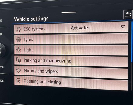 Volkswagen T-Roc 1.5 T-Roc Match TSI S-A 5dr 46