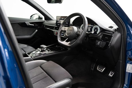 Audi A4 2.0 TFSI 40 Black Edition Estate 5dr Petrol S Tronic Euro 6 (s/s) (204 ps) 5