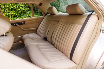 Mercedes-Benz S Class 560 SEL 23