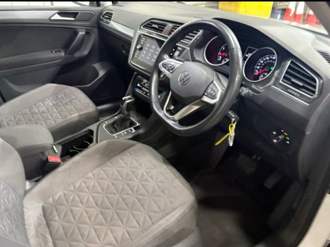 Volkswagen Tiguan LIFE TSI DSG 13