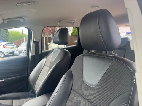 Ford Kuga 2.0 TDCi Titanium 2WD Euro 6 (s/s) 5dr 29