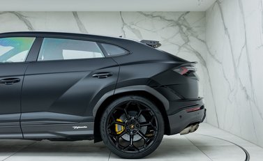 Lamborghini Urus Performante 48