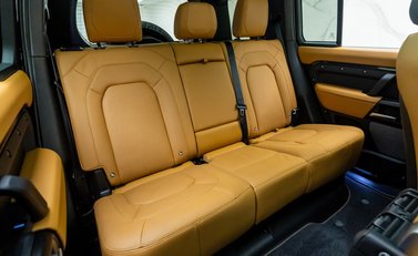 Land Rover Defender 110 V8 P525 13