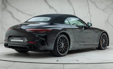 Mercedes-Benz SL Class SL63 AMG PERFORMANCE 8