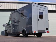 Renault Master DEMO MODEL 3.5 TON ADVANCE 150 AUTO STALLION BUILD SEEKER HORSEBOX REAR BED 9