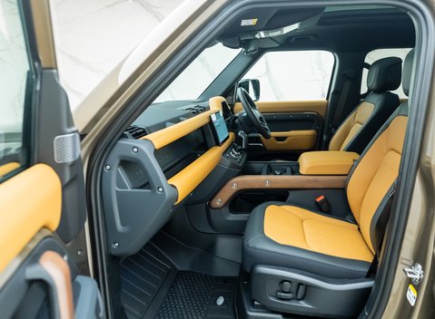 Land Rover Defender 110 X P400 16