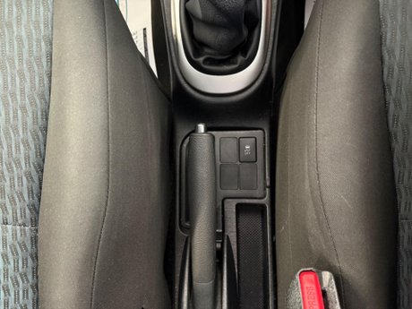 Toyota Yaris 1.33 Dual VVT-i TR Euro 5 5dr 12