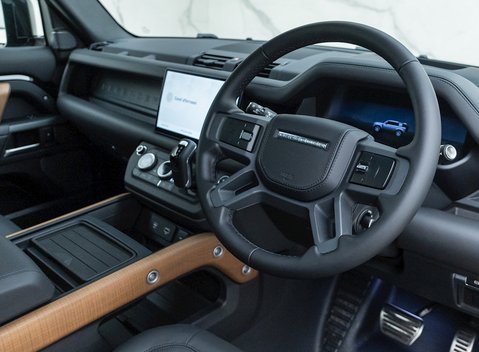 Land Rover Defender 110 D300 X 9