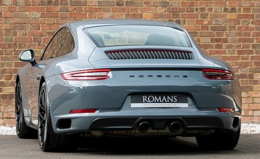 Porsche 911 (991.2) Carrera GTS 3