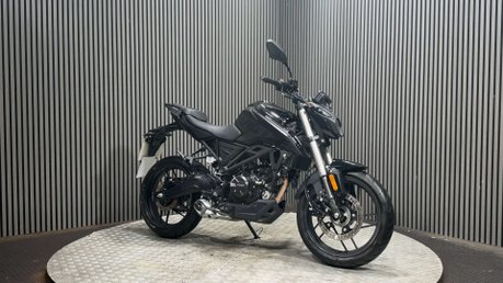 Voge R 2025 ONLY 913 MILES GREAT RUNNING PROJECT BIKE SPARES OR REPAIR 3