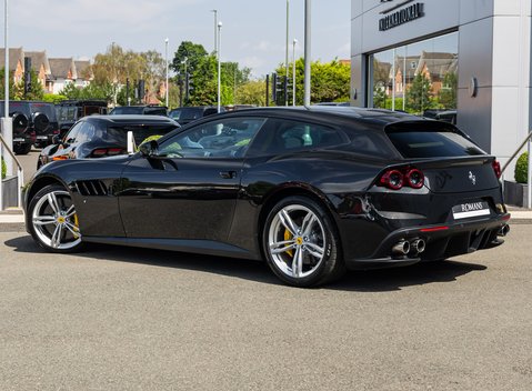 Ferrari GTC4 Lusso V12 4