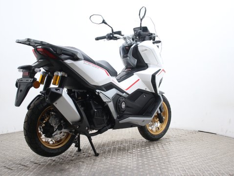 Keeway XDV 125 Evo Pro 12