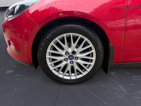 Ford Focus 1.0T EcoBoost Zetec Euro 5 (s/s) 5dr 10