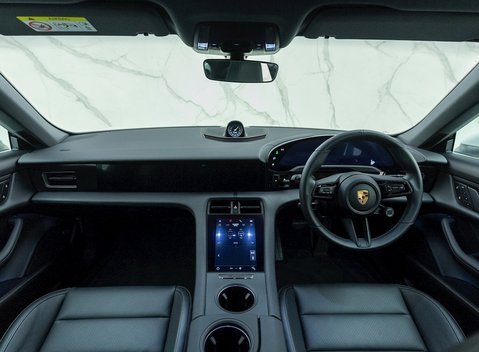 Porsche Taycan 4S 16