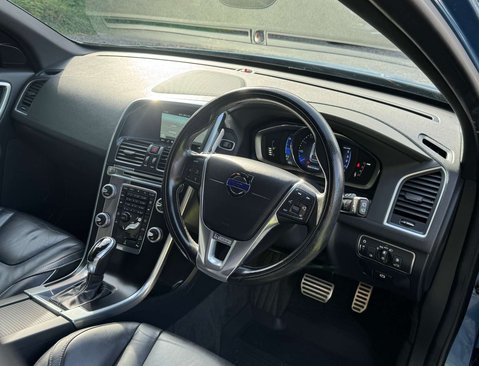 Volvo XC60 2.4 XC60 R-Design Luxury Nav D4 AWD Auto 4WD 5dr 17