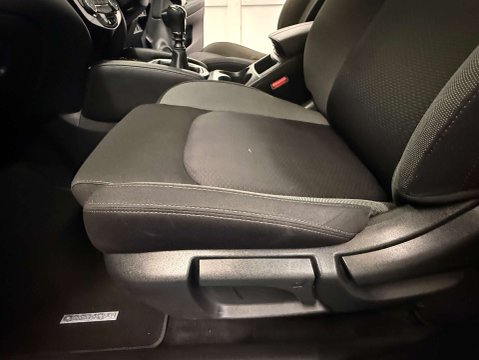 Nissan Qashqai 1.3 Qashqai N-Connecta DiG-T 5dr 51