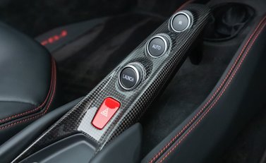 Ferrari F8 Spider 21