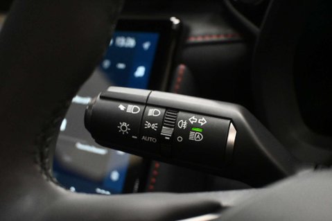 Lexus LBX 1.5 LBX Premium + CVT 5dr 29