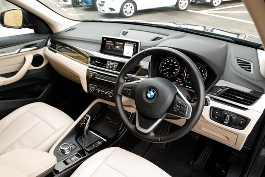 BMW X1 SDRIVE18I XLINE