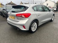 Ford Focus TITANIUM 8