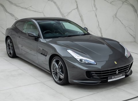 Ferrari GTC4 Lusso V12 8