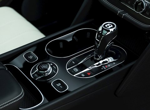 Bentley Bentayga V8 22