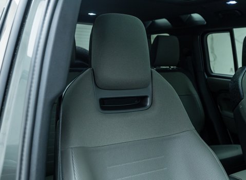 Land Rover Defender 110 OCTA EDITION ONE 24