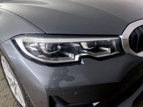 BMW 3 Series 2.0 330e 12kWh SE Pro Saloon 4dr Petrol Plug-in Hybrid Auto Euro 6 (s/s) (2 9