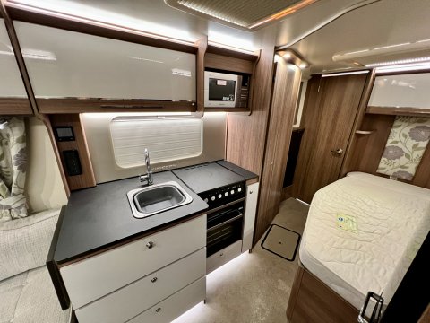 Bailey Unicorn Valencia 31