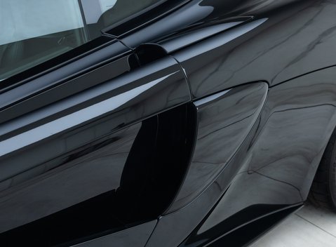 McLaren 570 GT MSO Black Collection 36
