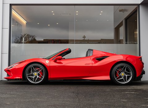 Ferrari F8 SPIDER 3