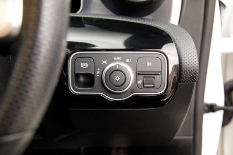Mercedes-Benz CLA Class CLA 220 AMG LINE PREMIUM PLUS 16