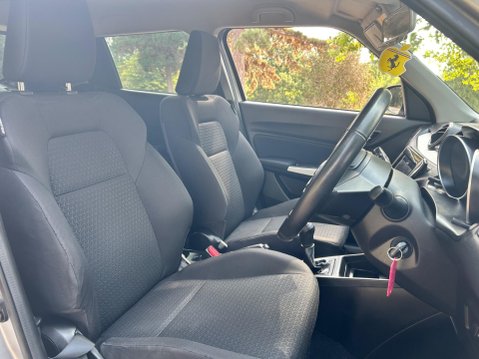 Suzuki Swift SZ-T DUALJET SHVS MHEV 4