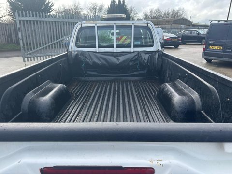 Toyota Hilux ACTIVE 4WD D-4D S/C 9