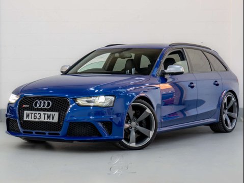 Audi RS4 4.2 RS 4 FSI Quattro Auto 4WD 5dr 3