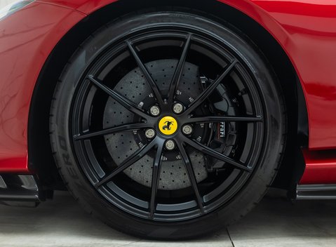 Ferrari 812 Competizione 29