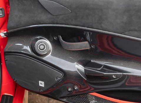 Ferrari 488 Pista 21