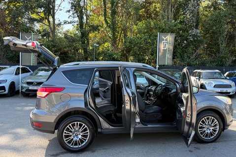 Ford Kuga TITANIUM TDCI 2WD - 10 SERVICES - NEW MOT - NEW DISCS AND PADS ALL ROUND 17