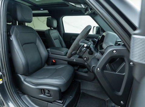 Land Rover Defender 90 V8 P525 URBAN 14