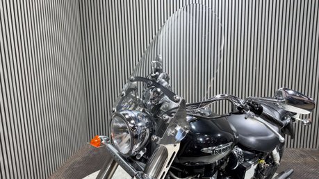 Triumph Bonneville 2013 ONLY 13K 1 OWNER LONG MOT MID-WEIGHT CRUISER BIKE 865CC 42