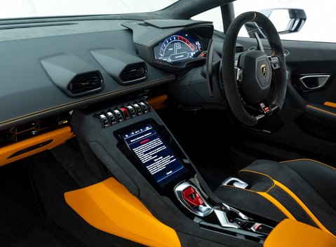Lamborghini Huracan LP640-2 Tecnica 15