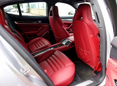 Porsche Panamera Turbo S 19