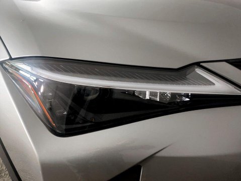 Lexus Ux 2.0 250h F Sport Design SUV 5dr Petrol Hybrid E-CVT Euro 6 (s/s) (184 ps) 9