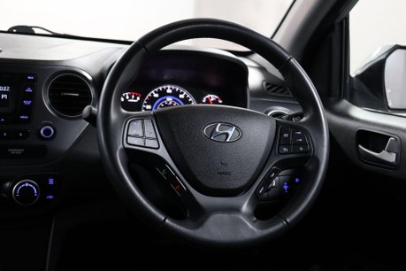 Hyundai i10 PREMIUM 43