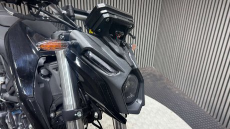 Voge R 2025 ONLY 913 MILES GREAT RUNNING PROJECT BIKE SPARES OR REPAIR 16