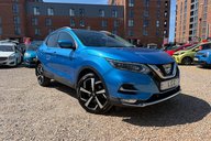 Nissan Qashqai TEKNA DIG-T.. 6 SERVICES.. GLASS ROOF.BOSE.CRUISE CONTROL  2