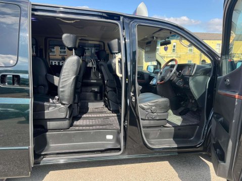 Nissan Elgrand 3.5+HIGHWAY STAR+GRADE 4+WARRANTED MILES 46