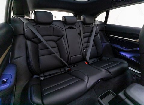 Porsche Taycan 4S Cross Turismo 13